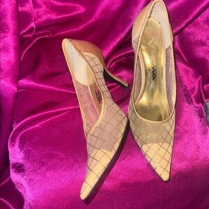 Nina size 8.5 Elegant gold/ Beige Women's Heels sheer foot covered toe